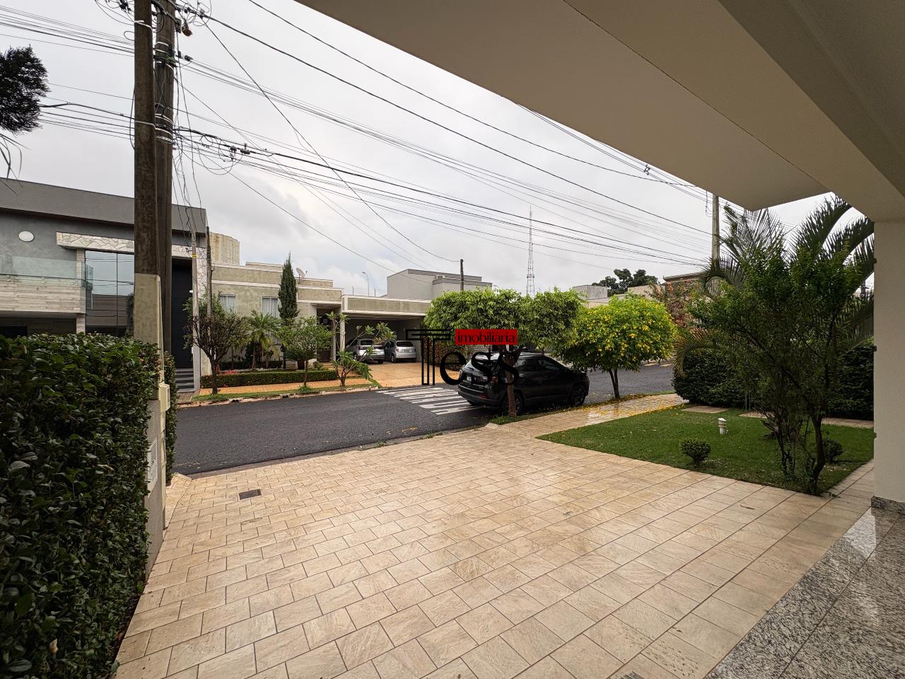 Casa de Condomínio com 3 quartos para aluguel, 190m² — foto 2 de 30