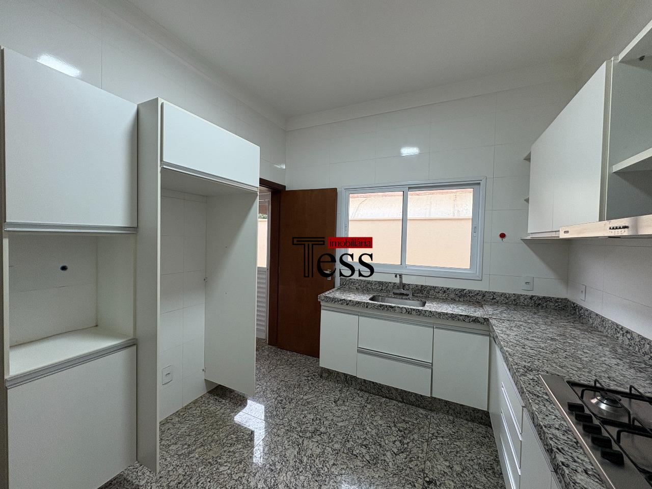 Casa de Condomínio com 3 quartos para aluguel, 190m² — foto 12 de 30