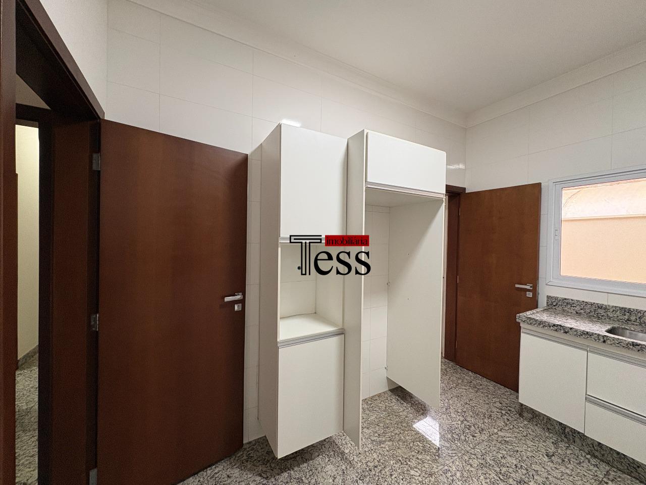 Casa de Condomínio com 3 quartos para aluguel, 190m² — foto 13 de 30