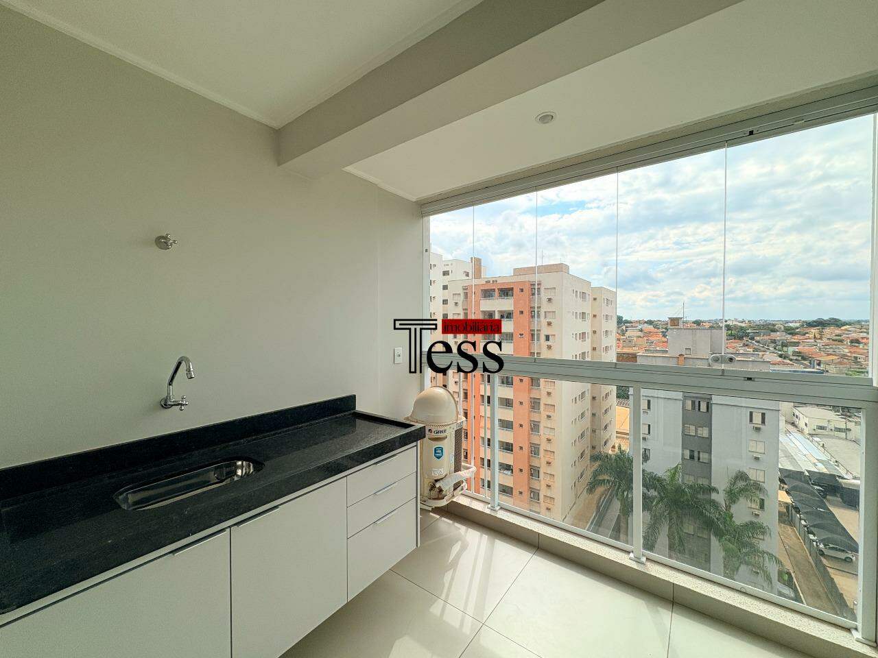 Apartamento com 2 quartos para aluguel, 70m² — foto 2 de 17