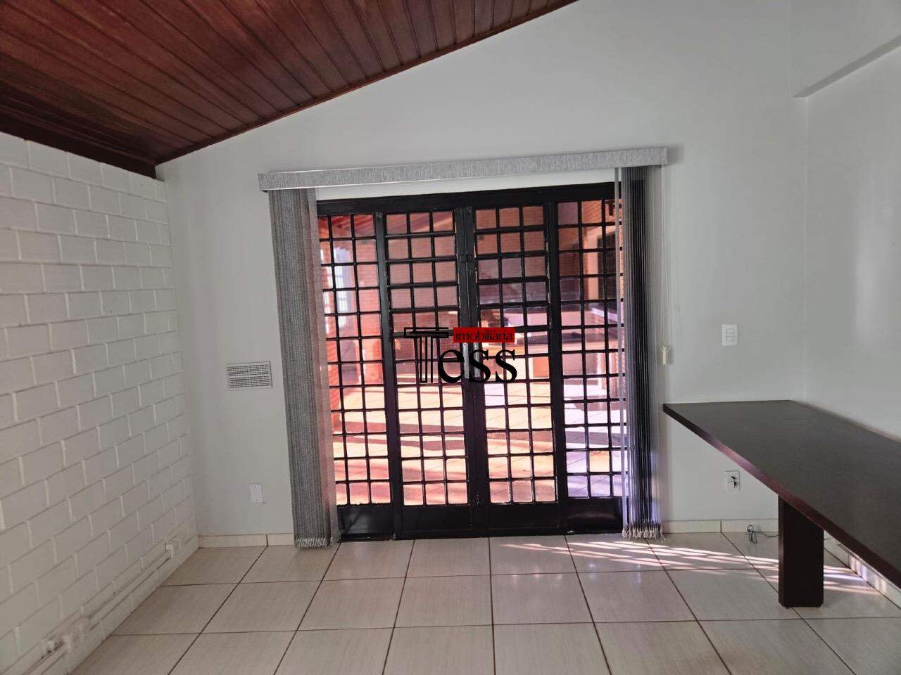 Casa com 5 quartos para aluguel, 386m² — foto 17 de 22