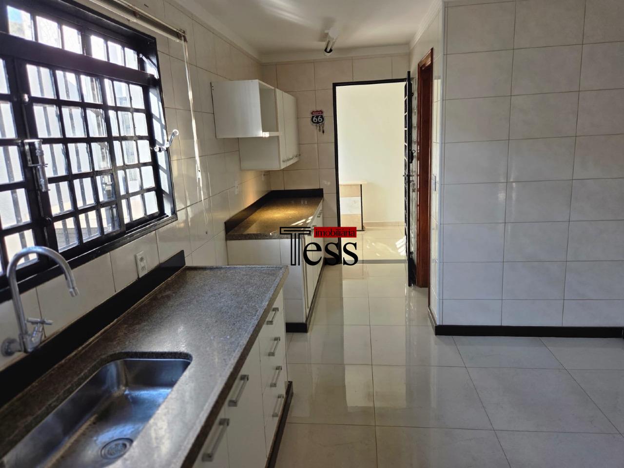 Casa com 5 quartos para aluguel, 386m² — foto 6 de 22