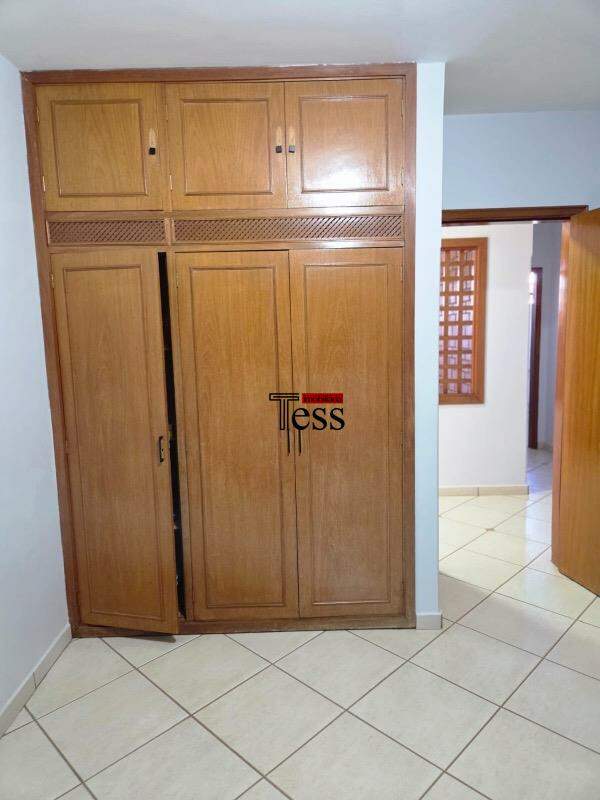 Casa com 5 quartos para aluguel, 386m² — foto 15 de 22
