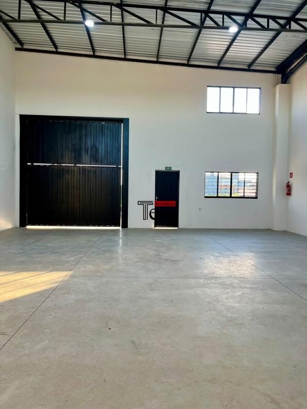 Loja / Salão / Ponto Comercial para aluguel, 122m² — foto 2 de 9