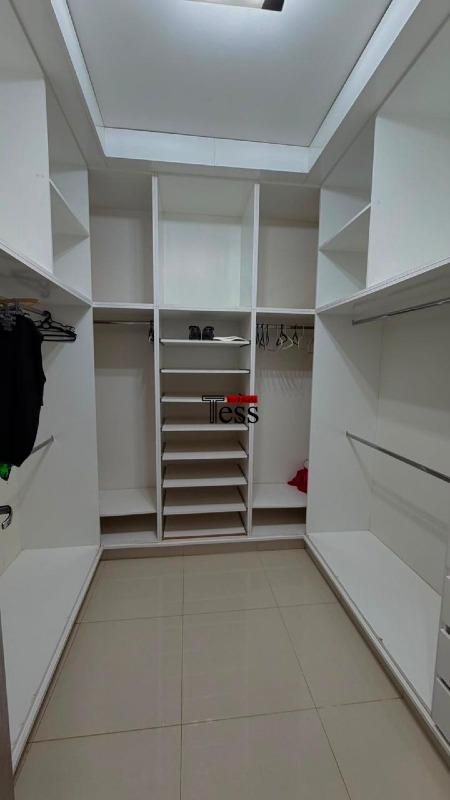 Casa de Condomínio com 3 quartos para aluguel, 293m² — foto 12 de 22