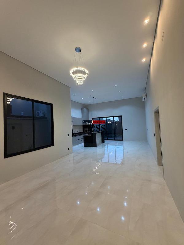 Casa de Condomínio com 3 quartos à venda, 200m² — foto 2 de 3