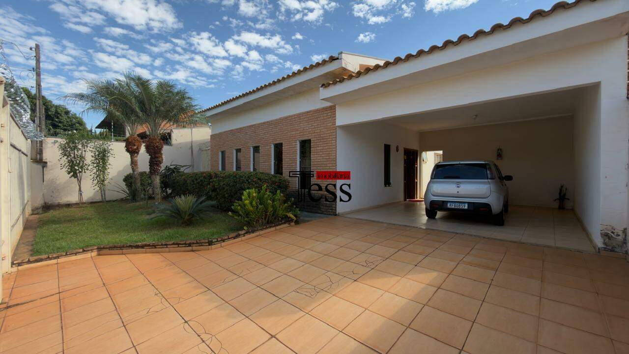 Casa com 5 quartos à venda, 197m² — foto 2 de 29