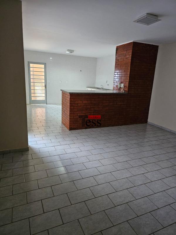 Casa com 3 quartos à venda, 360m² — foto 18 de 25