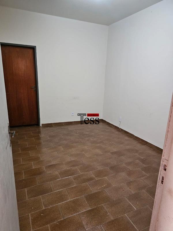 Casa com 3 quartos à venda, 360m² — foto 4 de 25