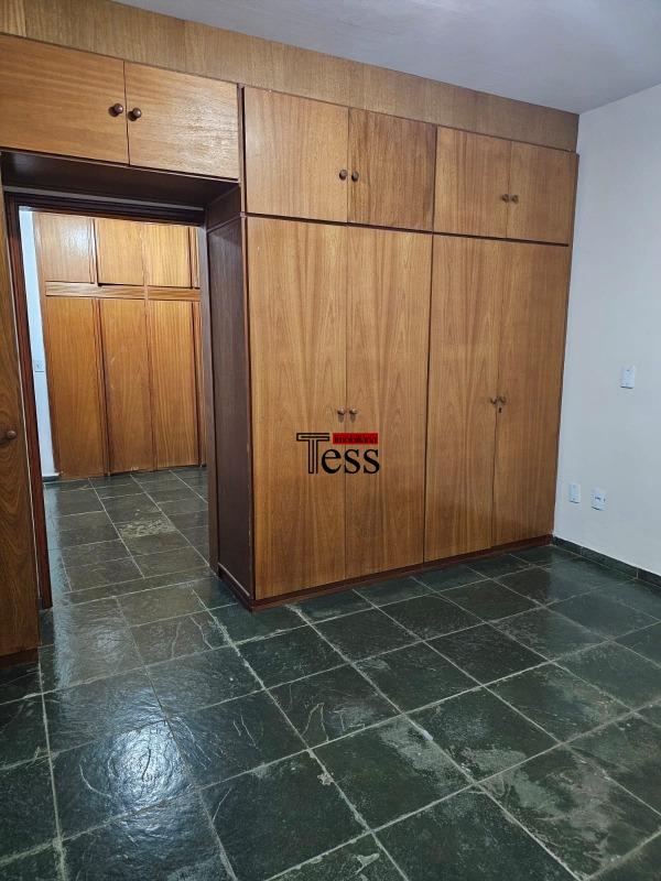 Casa com 3 quartos à venda, 360m² — foto 8 de 25