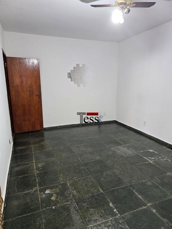 Casa com 3 quartos à venda, 360m² — foto 11 de 25