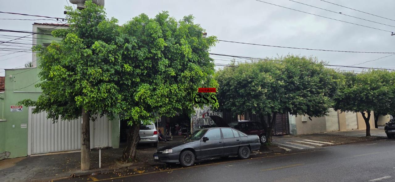 Casa com 3 quartos à venda, 439m² — foto 2 de 13