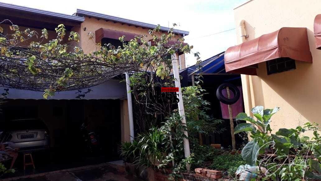 Casa com 3 quartos à venda, 230m² — foto 2 de 19