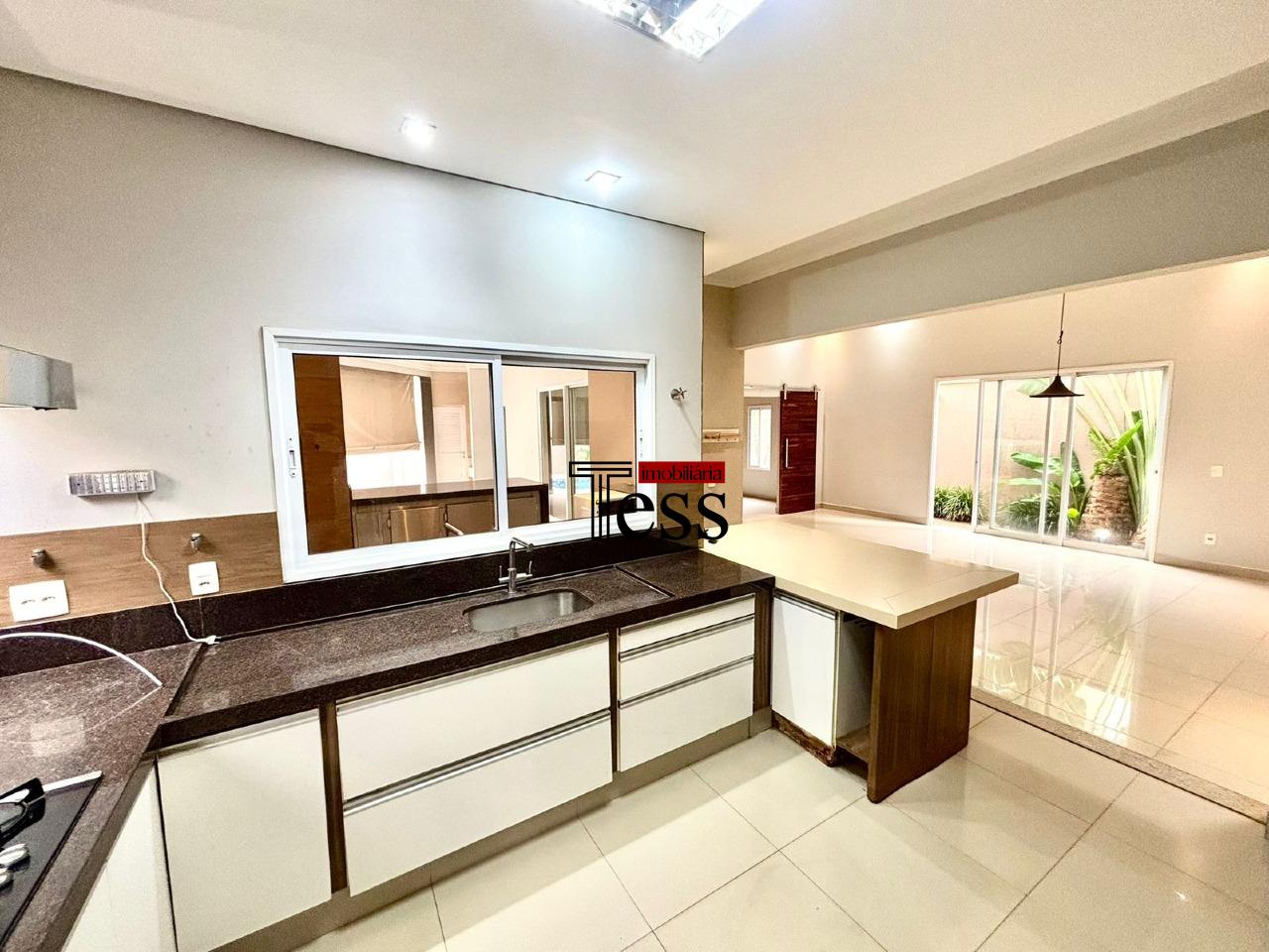 Casa de Condomínio com 3 quartos para aluguel, 236m² — foto 22 de 30