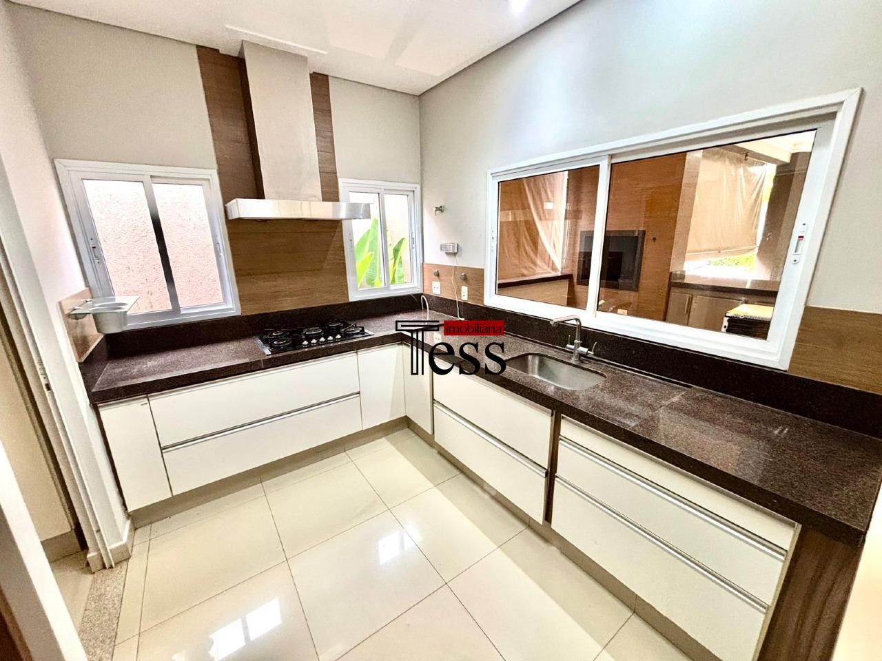 Casa de Condomínio com 3 quartos para aluguel, 236m² — foto 25 de 30