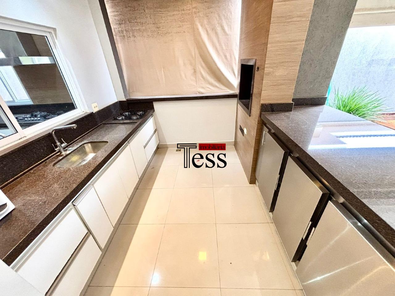 Casa de Condomínio com 3 quartos para aluguel, 236m² — foto 21 de 30