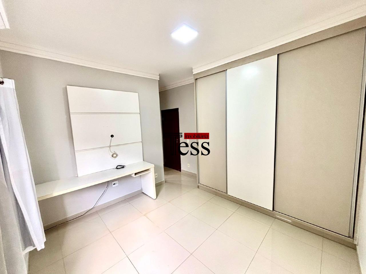 Casa de Condomínio com 3 quartos para aluguel, 236m² — foto 10 de 30
