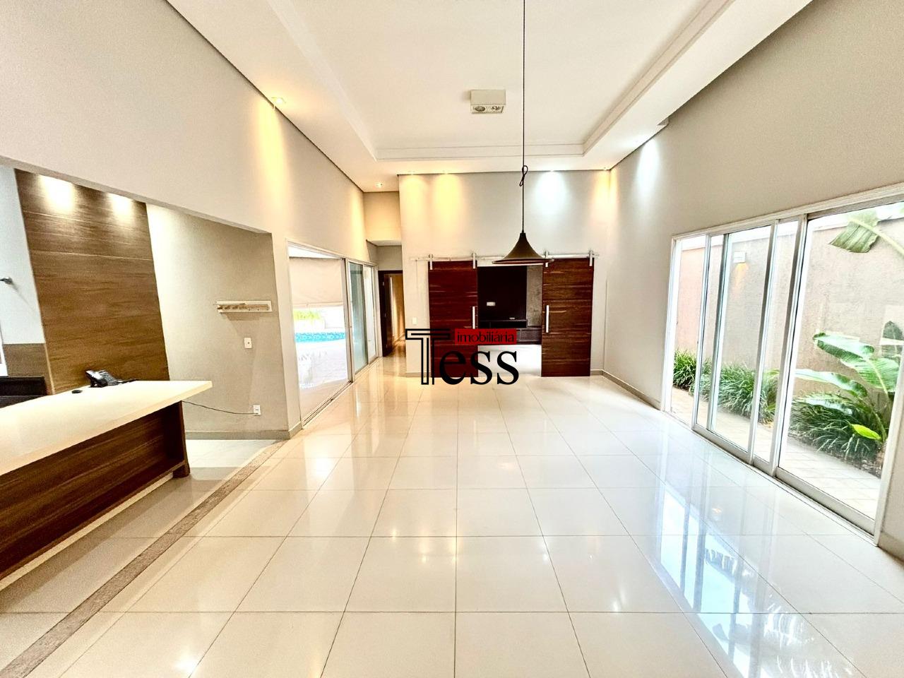 Casa de Condomínio com 3 quartos para aluguel, 236m² — foto 4 de 30