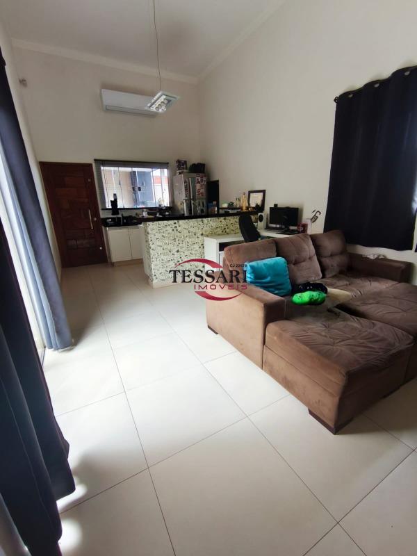 Casa com 2 quartos à venda, 155m² — foto 2 de 20