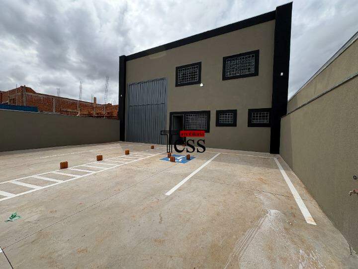 Loja / Salão / Ponto Comercial para aluguel, 286m² — foto 2 de 20