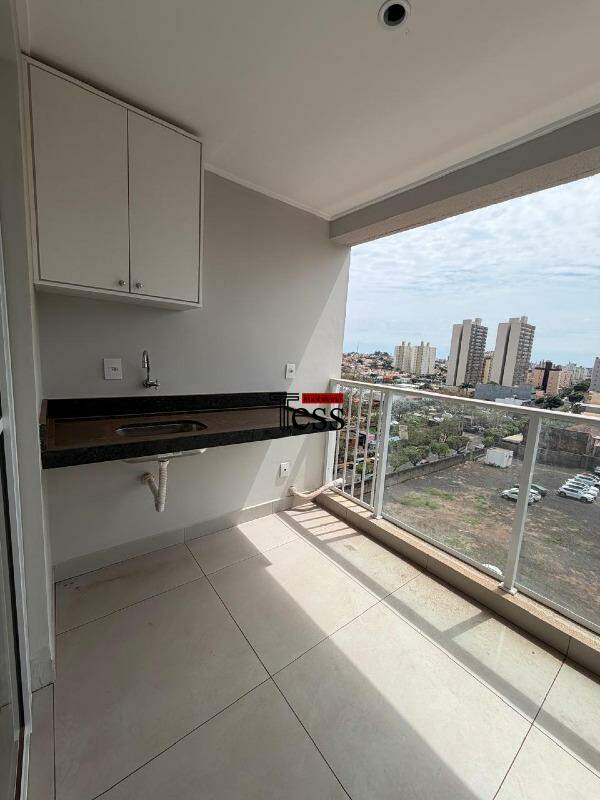 Apartamento com 2 quartos para aluguel, 60m² — foto 2 de 19