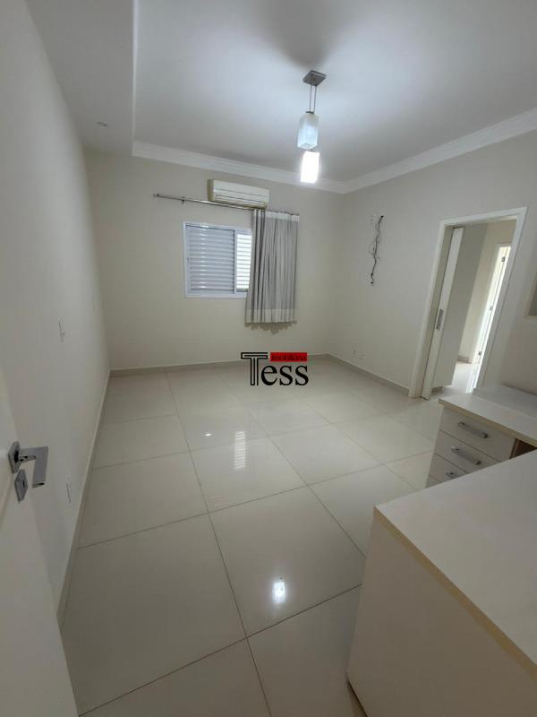 Casa de Condomínio com 4 quartos para aluguel, 300m² — foto 9 de 30