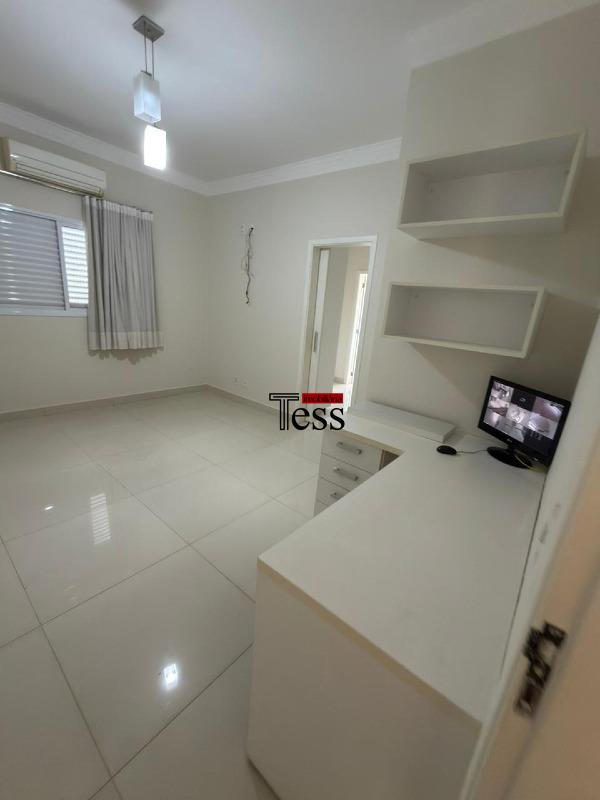 Casa de Condomínio com 4 quartos para aluguel, 300m² — foto 10 de 30