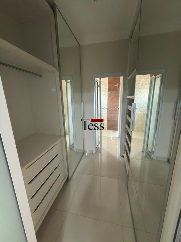 Casa de Condomínio com 4 quartos para aluguel, 300m² — foto 12 de 30