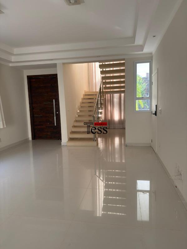 Casa de Condomínio com 4 quartos para aluguel, 300m² — foto 4 de 30