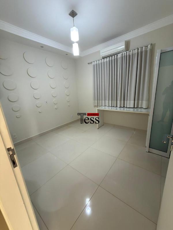 Casa de Condomínio com 4 quartos para aluguel, 300m² — foto 19 de 30