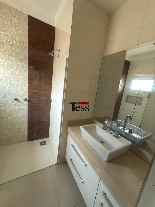 Casa de Condomínio com 4 quartos para aluguel, 300m² — foto 14 de 30