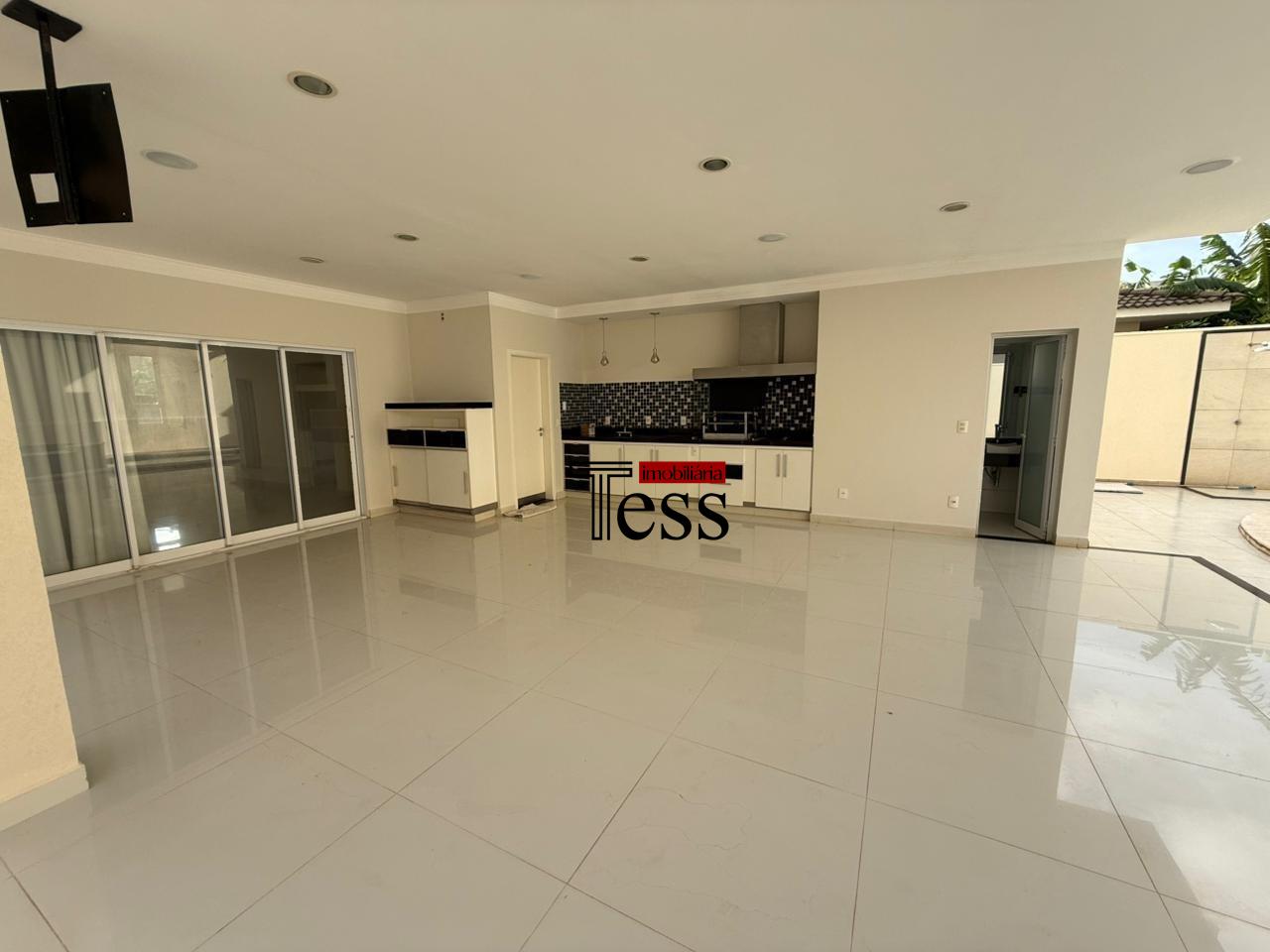 Casa de Condomínio com 4 quartos para aluguel, 300m² — foto 29 de 30