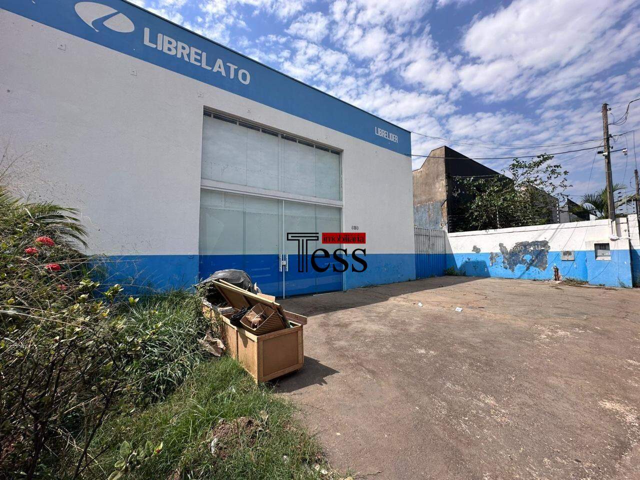 Loja / Salão / Ponto Comercial para aluguel, 250m² — foto 2 de 9