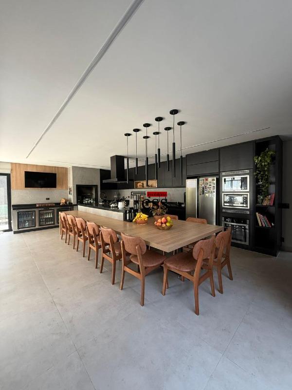 Casa de Condomínio com 4 quartos à venda, 389m² — foto 8 de 30