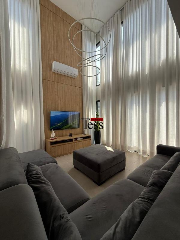 Casa de Condomínio com 4 quartos à venda, 389m² — foto 3 de 30