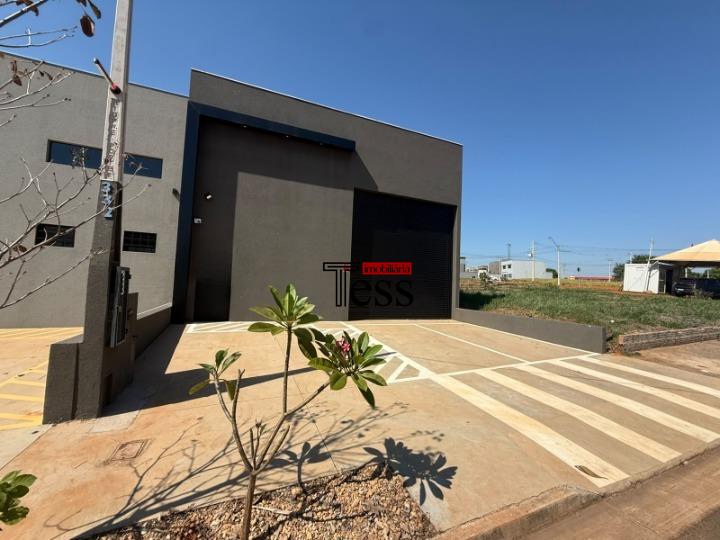 Loja / Salão / Ponto Comercial para aluguel, 180m² — foto 1 de 17