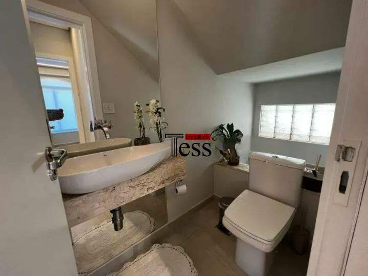 Casa de Condomínio com 3 quartos à venda, 212m² — foto 16 de 27