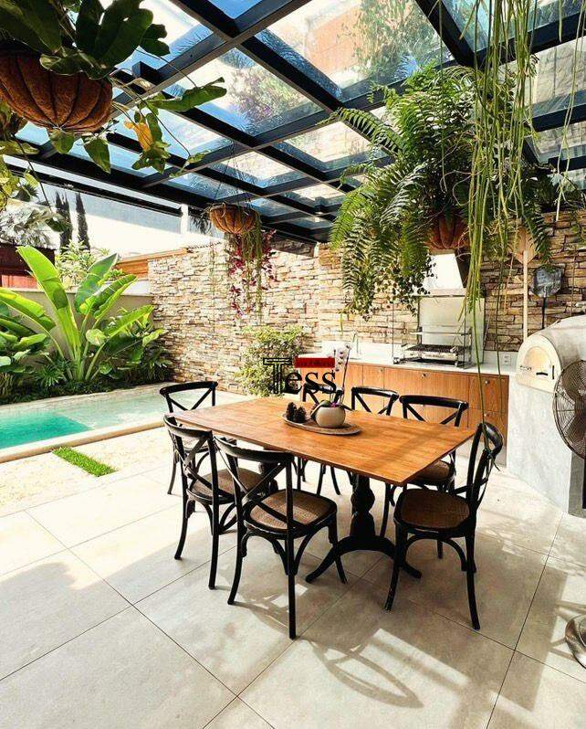 Casa de Condomínio com 3 quartos à venda, 212m² — foto 1 de 27