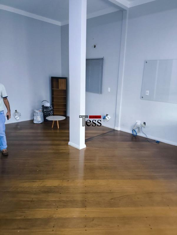 Casa com 3 quartos para aluguel, 289m² — foto 3 de 23
