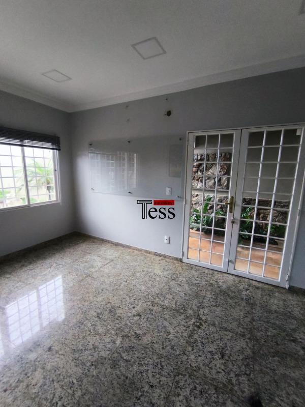 Casa com 3 quartos para aluguel, 289m² — foto 11 de 23