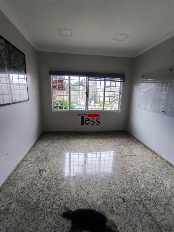 Casa com 3 quartos para aluguel, 289m² — foto 8 de 23
