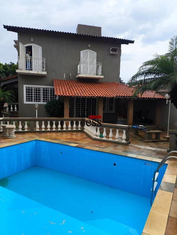 Casa com 3 quartos para aluguel, 289m² — foto 18 de 23