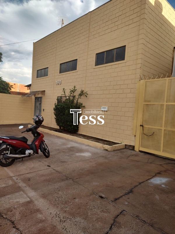 Loja / Salão / Ponto Comercial para aluguel, 400m² — foto 1 de 18