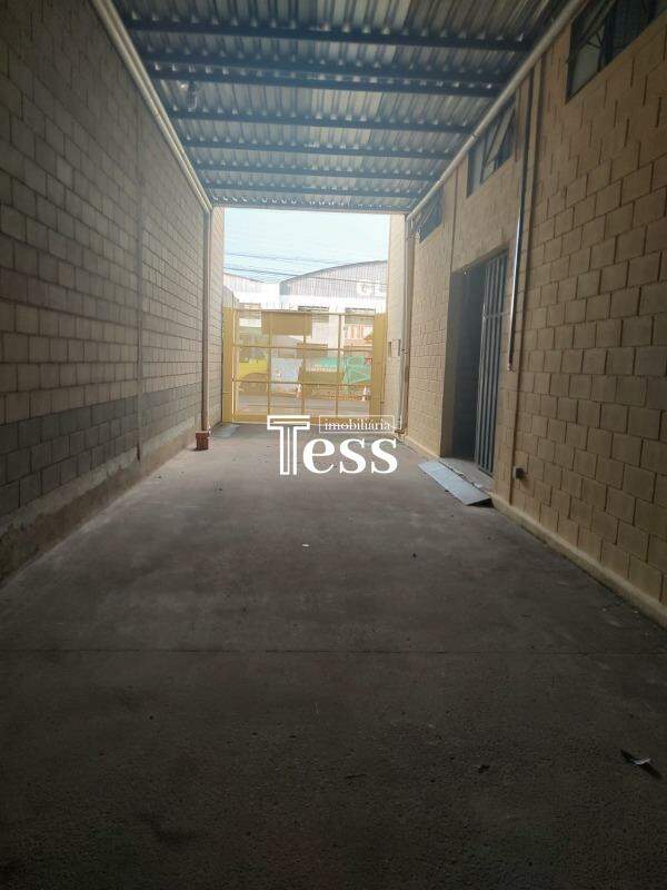 Loja / Salão / Ponto Comercial para aluguel, 400m² — foto 2 de 18