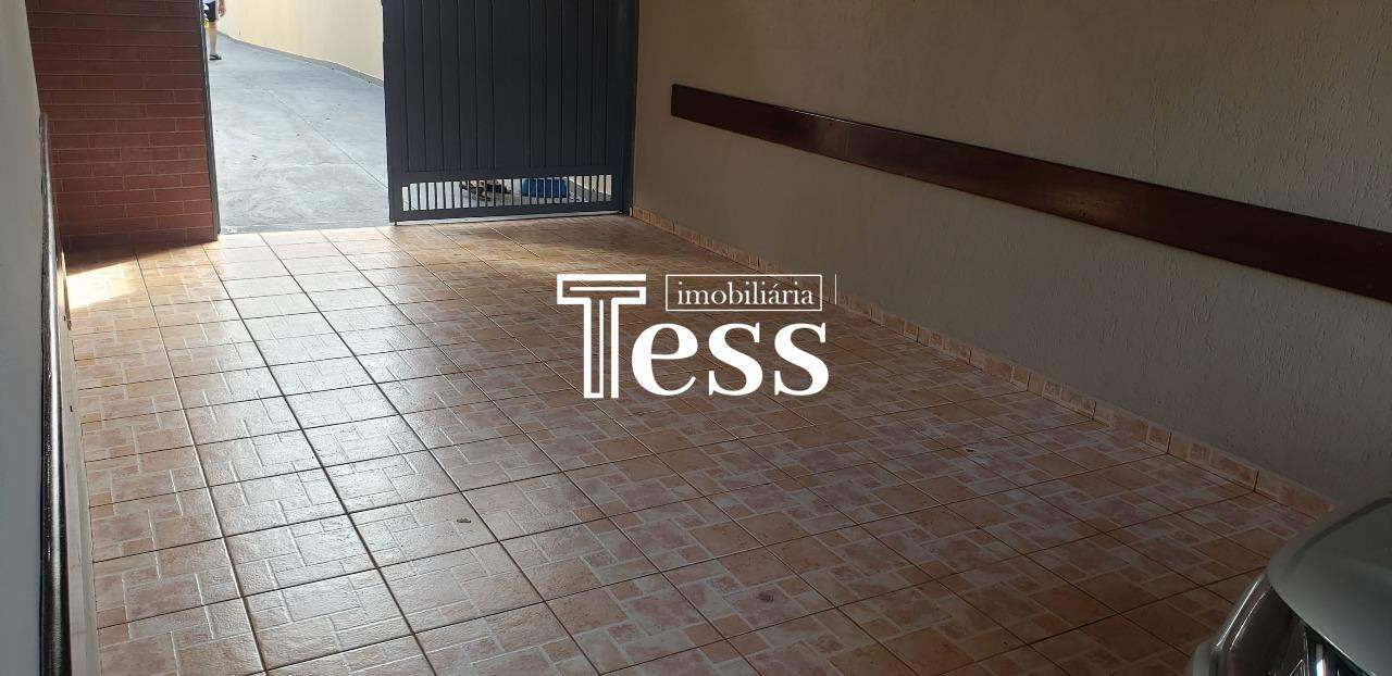 Casa com 4 quartos para aluguel, 340m² — foto 17 de 30