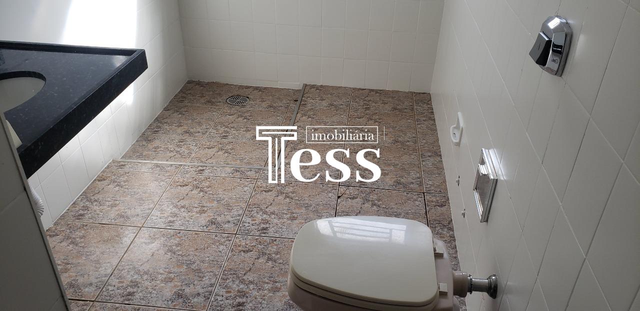 Casa com 4 quartos para aluguel, 340m² — foto 21 de 30