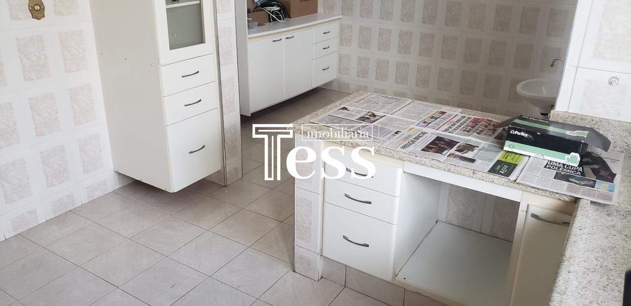 Casa com 4 quartos para aluguel, 340m² — foto 25 de 30