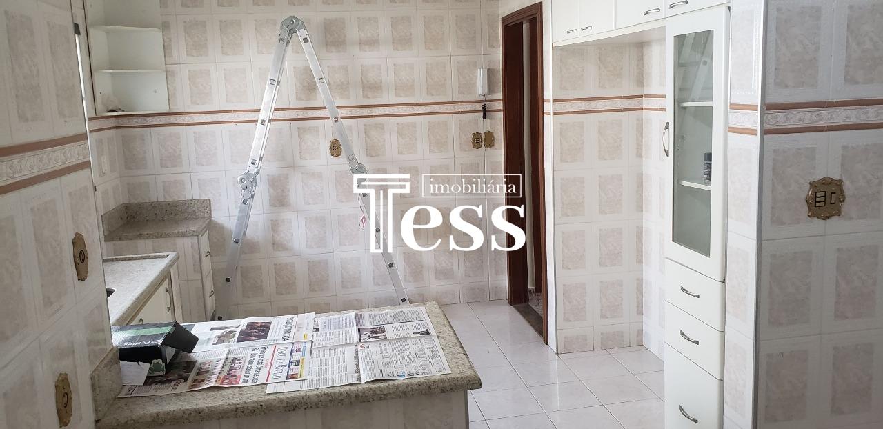 Casa com 4 quartos para aluguel, 340m² — foto 23 de 30