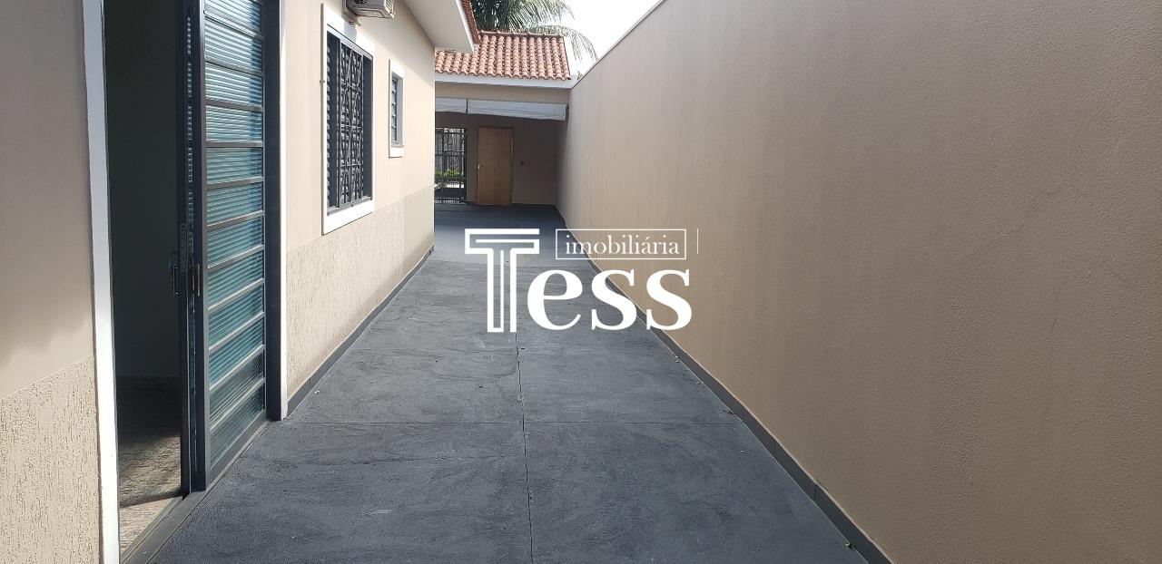 Casa com 4 quartos para aluguel, 340m² — foto 27 de 30