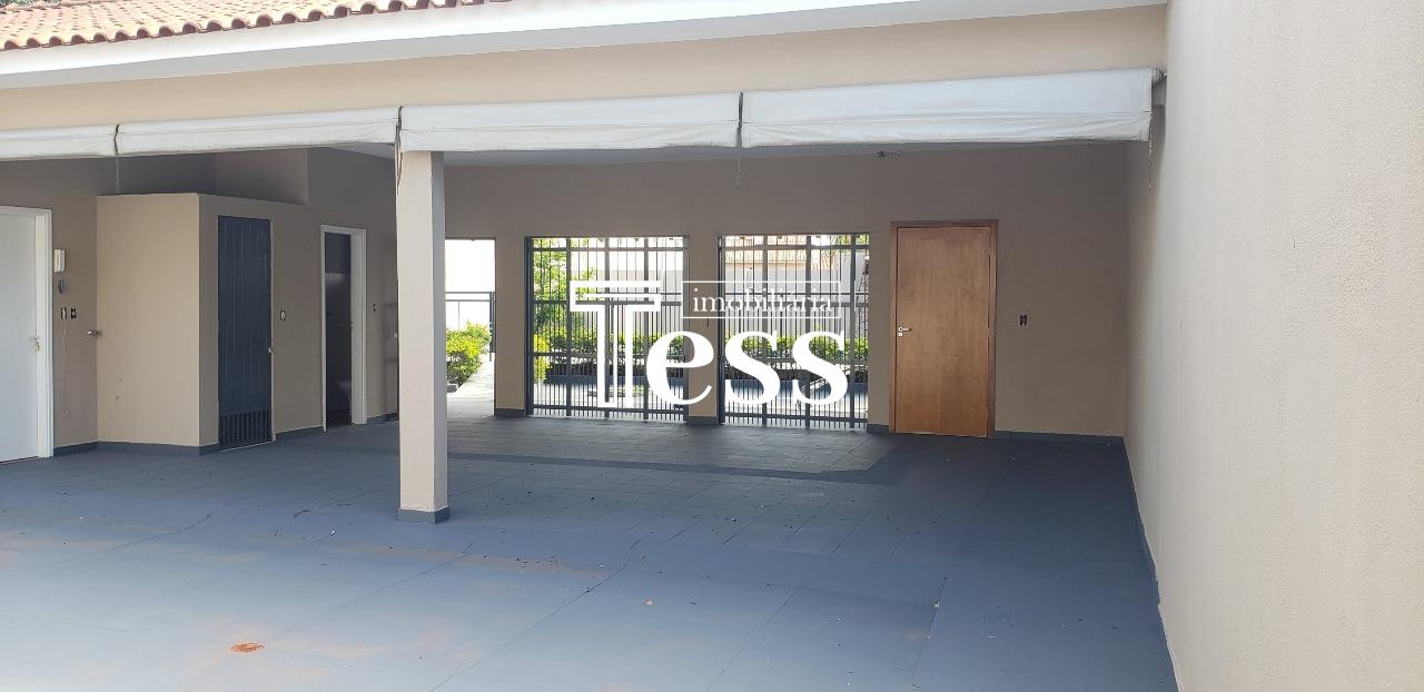 Casa com 4 quartos para aluguel, 340m² — foto 29 de 30